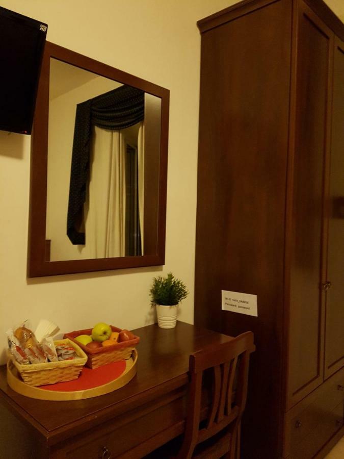 Francesca Tourist Apartment โรม ภายนอก รูปภาพ